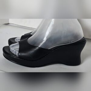 NWOT Naturalizer Leather Black Wedge 8